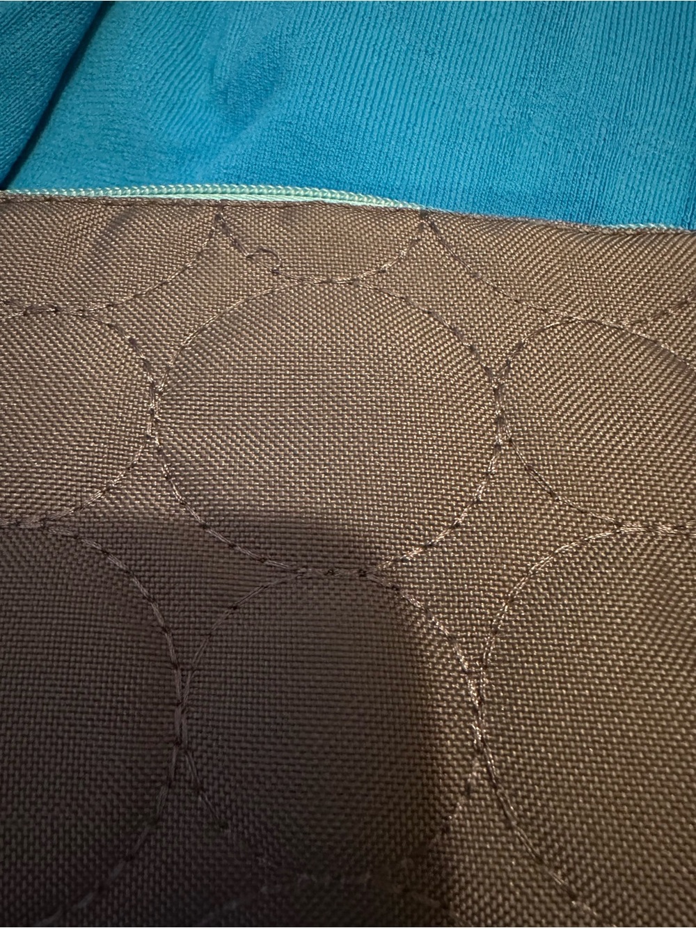 Textured Circle Quilted Wristlet - Gray - Picture 3 of 9